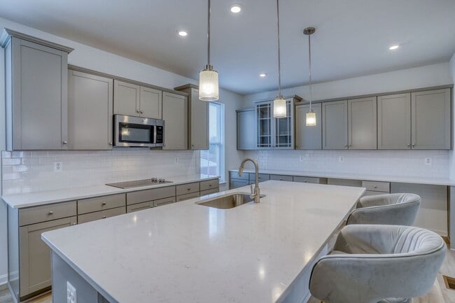 Building Photo - 345 Andrew Ct