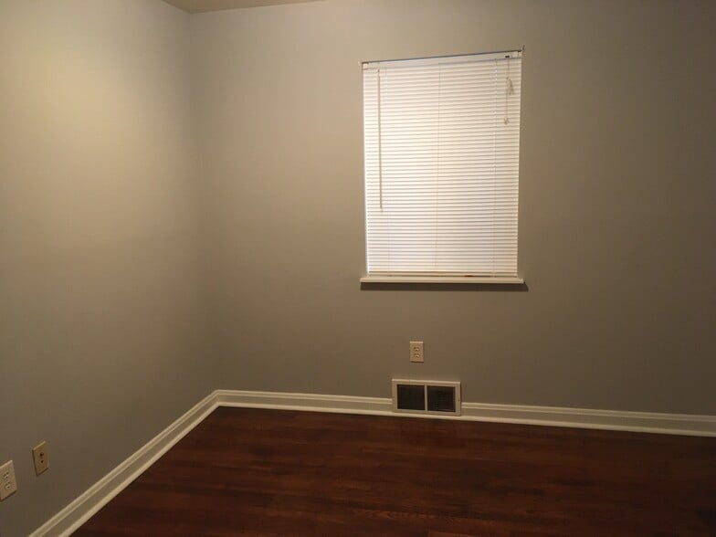 Bedroom - 1201 7th St