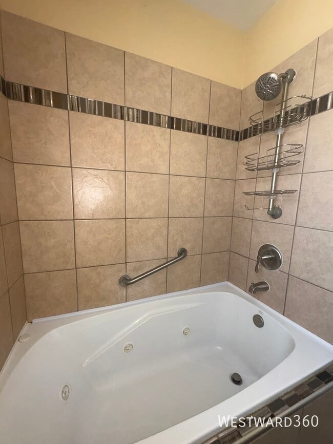 Building Photo - 13820 S Tracy-SFH