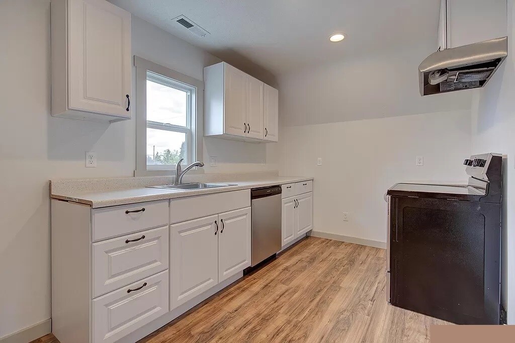 Building Photo - 1191 SE Jefferson St