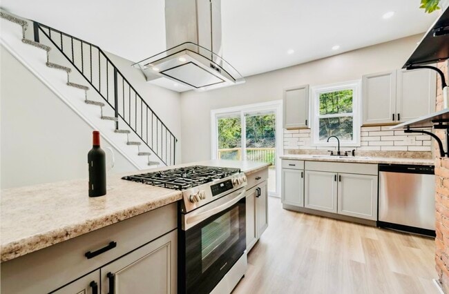 Building Photo - 3255 Josephine St