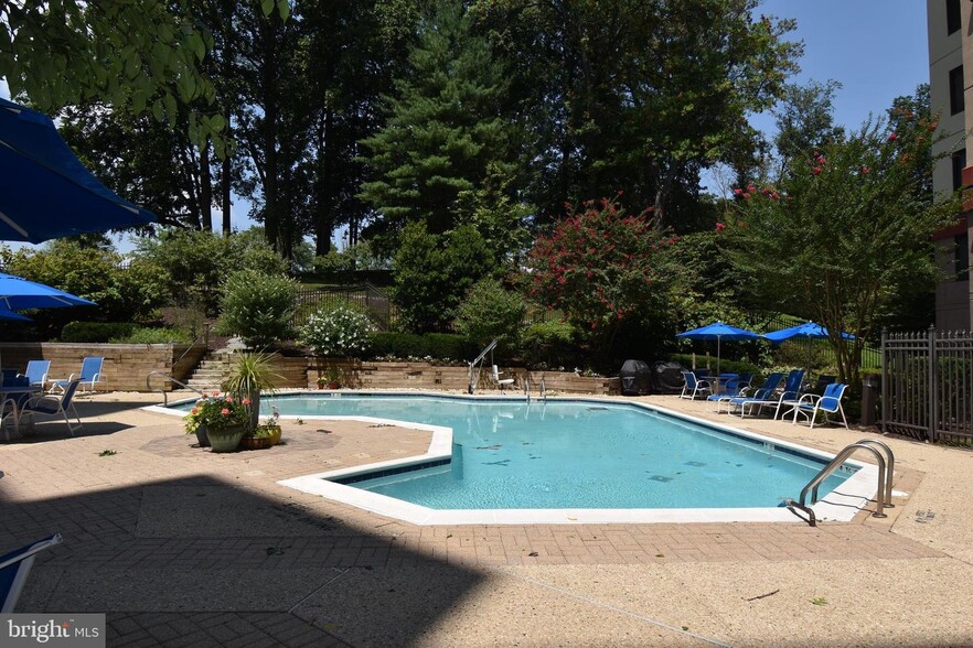 Pool - 10001 Windstream Dr