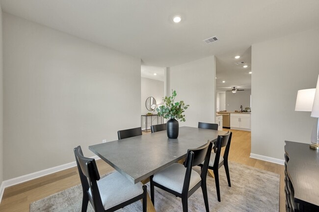 Building Photo - 23110 Dadi Orchid Dr
