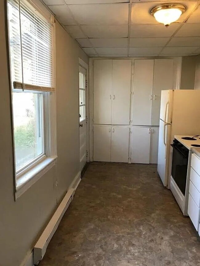 Building Photo - Dickinson Students & Staff - 3 bedroom!