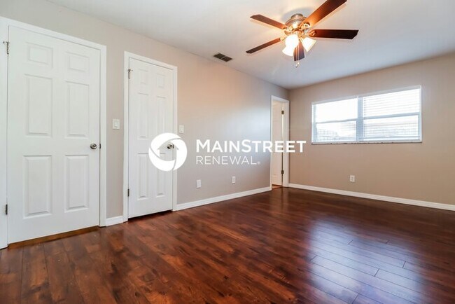 Building Photo - 3 Bedroom Pet-Friendly Home in New Port Richey, FL with Main Street Renewal