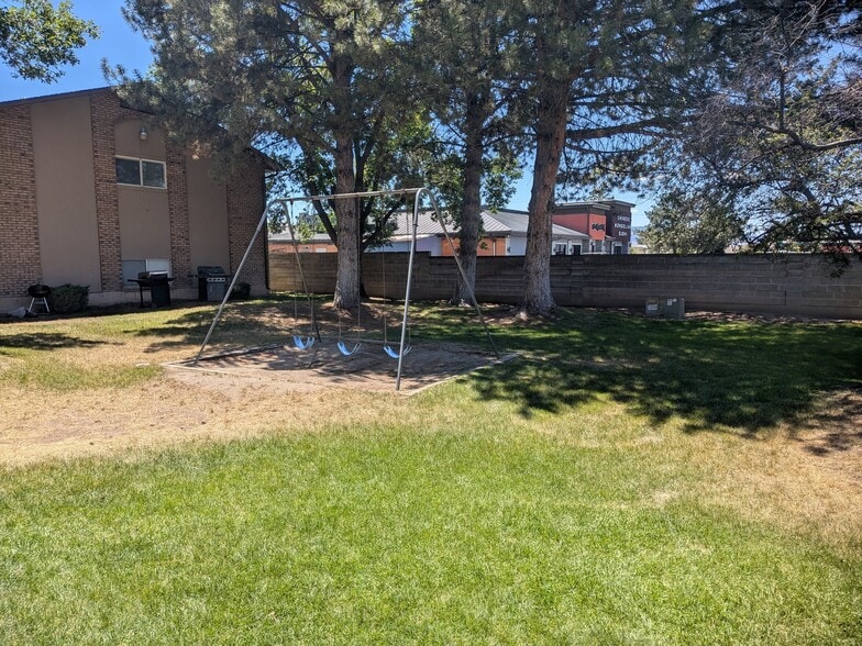Building Photo - 1445 N Amiron Way