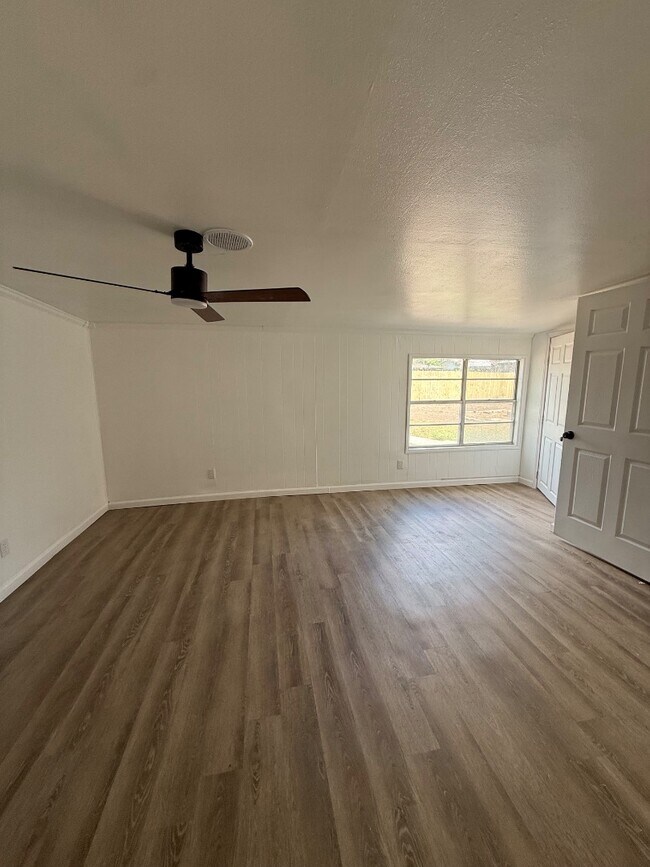 Building Photo - 1126 Stratton Dr