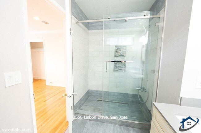 Building Photo - 3556 Lisbon Dr