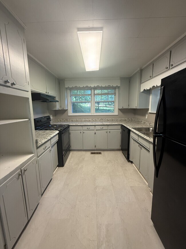 Building Photo - 217 Killough Dr
