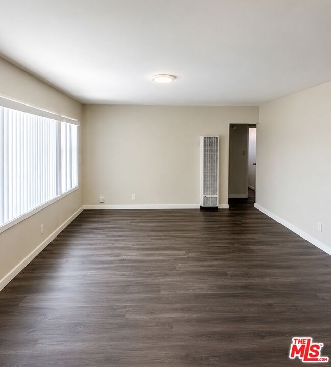 Building Photo - 1512 W 103rd St