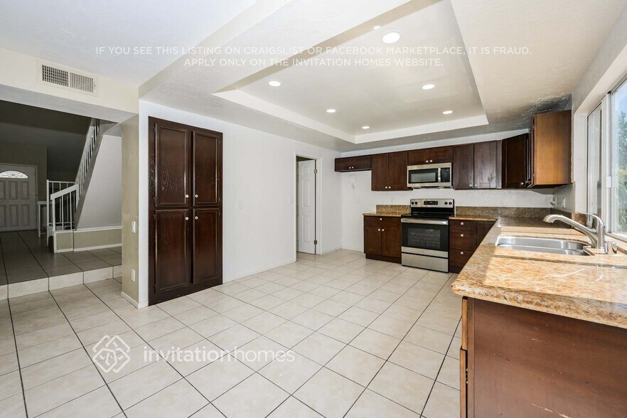 Building Photo - 23946 Rotunda Rd