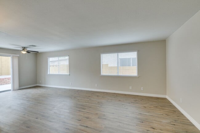 Building Photo - Upgraded 3bedroom house near Buffalo and Washington with easy access to Summerlin Pkwy.