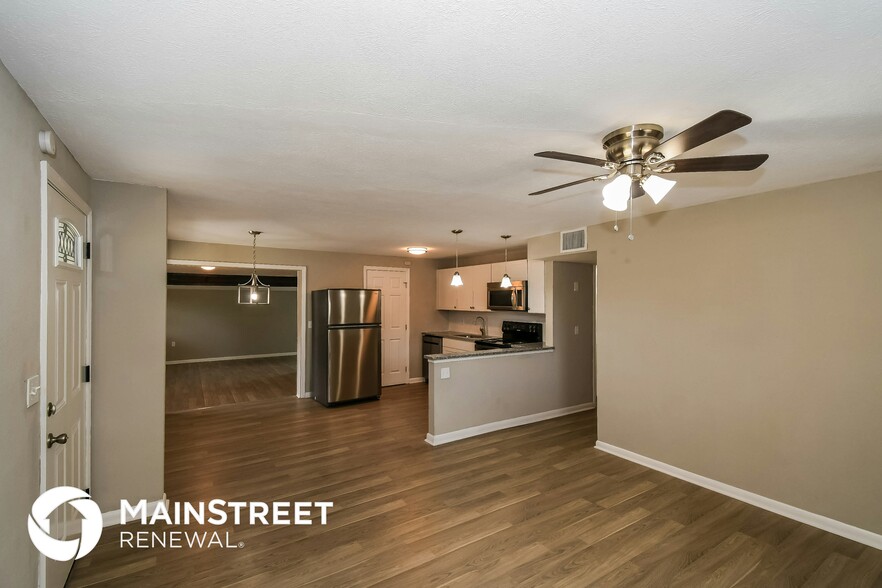 Building Photo - 335 Bonnlyn Dr