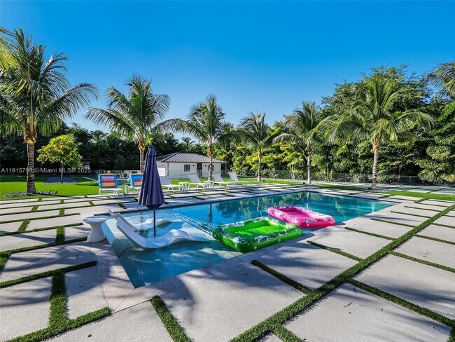 Building Photo - 250 NW 129th Ave