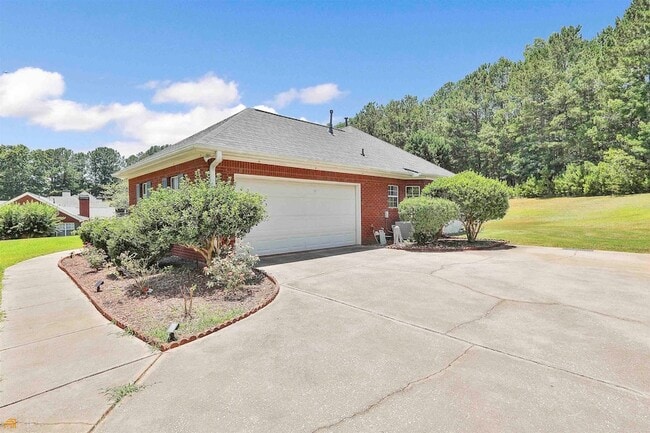 Building Photo - 100 Riverside Walk