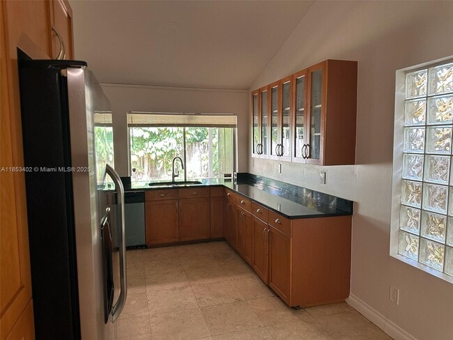 Building Photo - 20605 NE 9th Ct