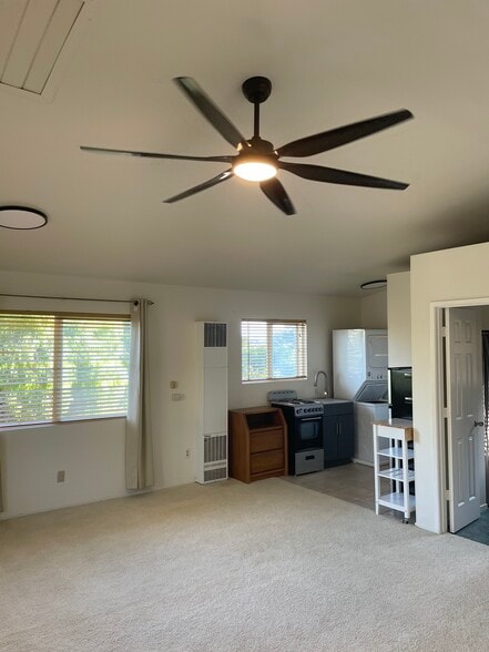 Building Photo - 572 Plumosa Ave