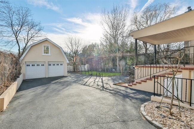 Building Photo - 16 Grand Blvd