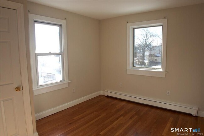 Building Photo - 81 Longfellow Ave