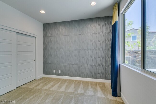 Building Photo - 1027 Whitworth Ave