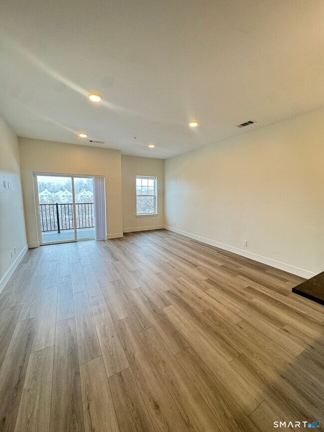 Building Photo - 414 Berlin Tpke