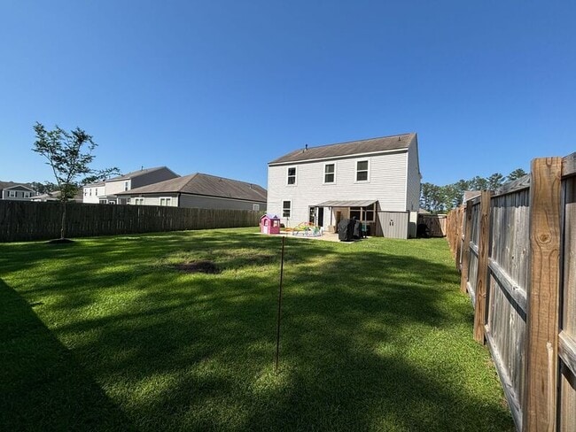 Building Photo - 208 Sarcoxie Rd