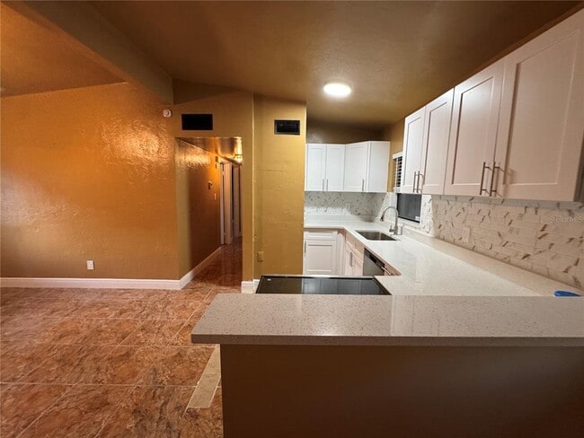 Building Photo - 1930 Walton St S