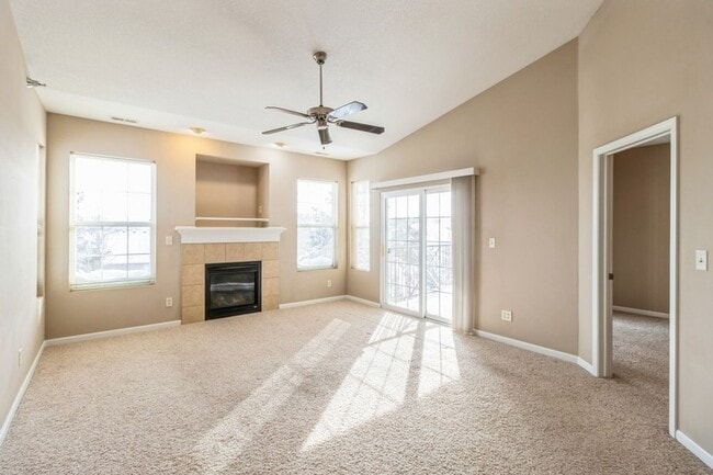 Building Photo - HOLIDAY LEASING SPECIAL! -2 Bedroom, 2 Bathroom Condo in Waukee