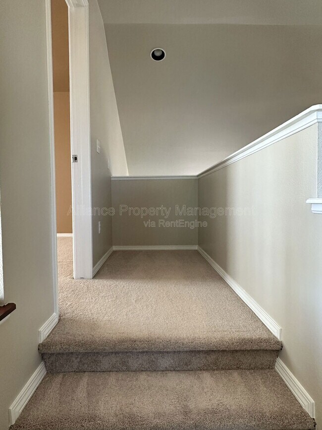 Building Photo - 8131 Oliver Rd