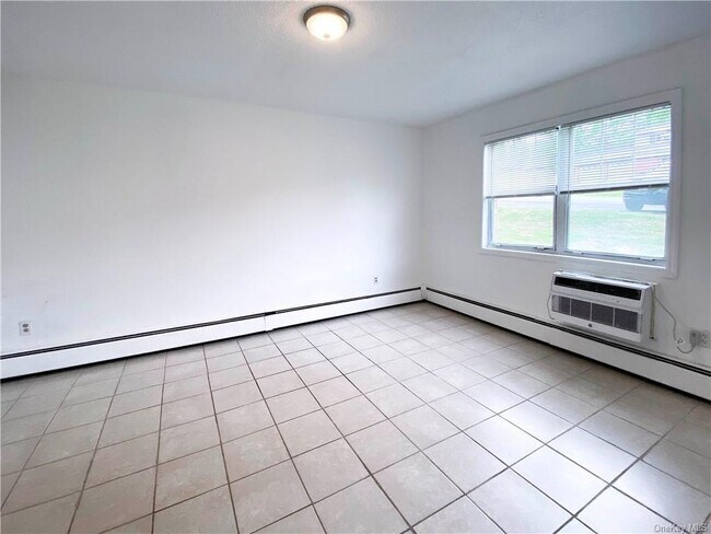 Building Photo - 101 Barclay Manor