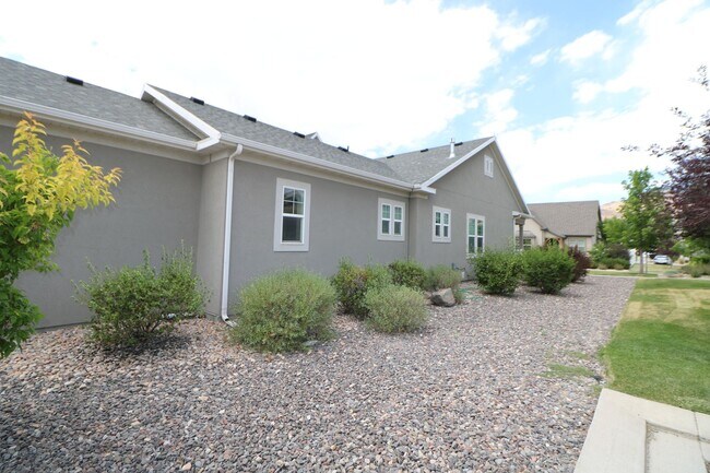 Building Photo - Gorgeous 5 Bedroom 3 Bathroom home in Lehi