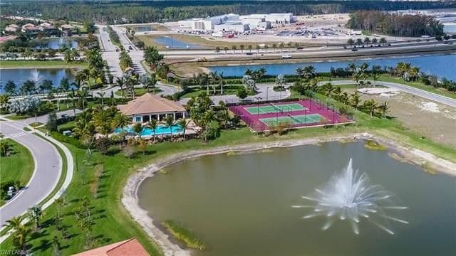 Tennis, gym - 5 mins away - 26141 Palace Ln