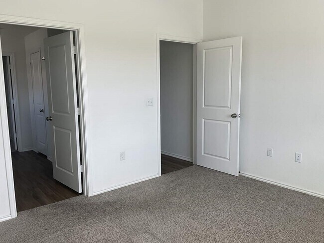 Building Photo - 10537 Steinbeck Dr