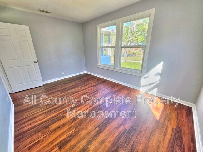 Building Photo - 616 Woodbine St