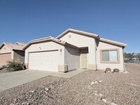 Building Photo - 3 bed/2 bath home on the north west side with garage and fenced yard