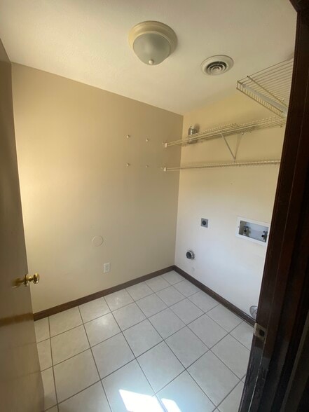 Building Photo - 7909 Swaggerty Rd