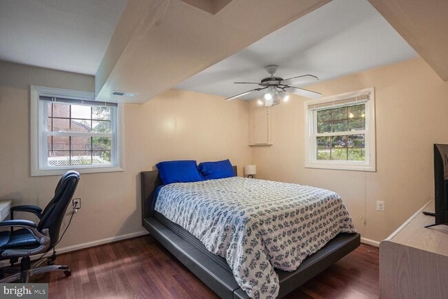 Building Photo - 7039 Calamo St