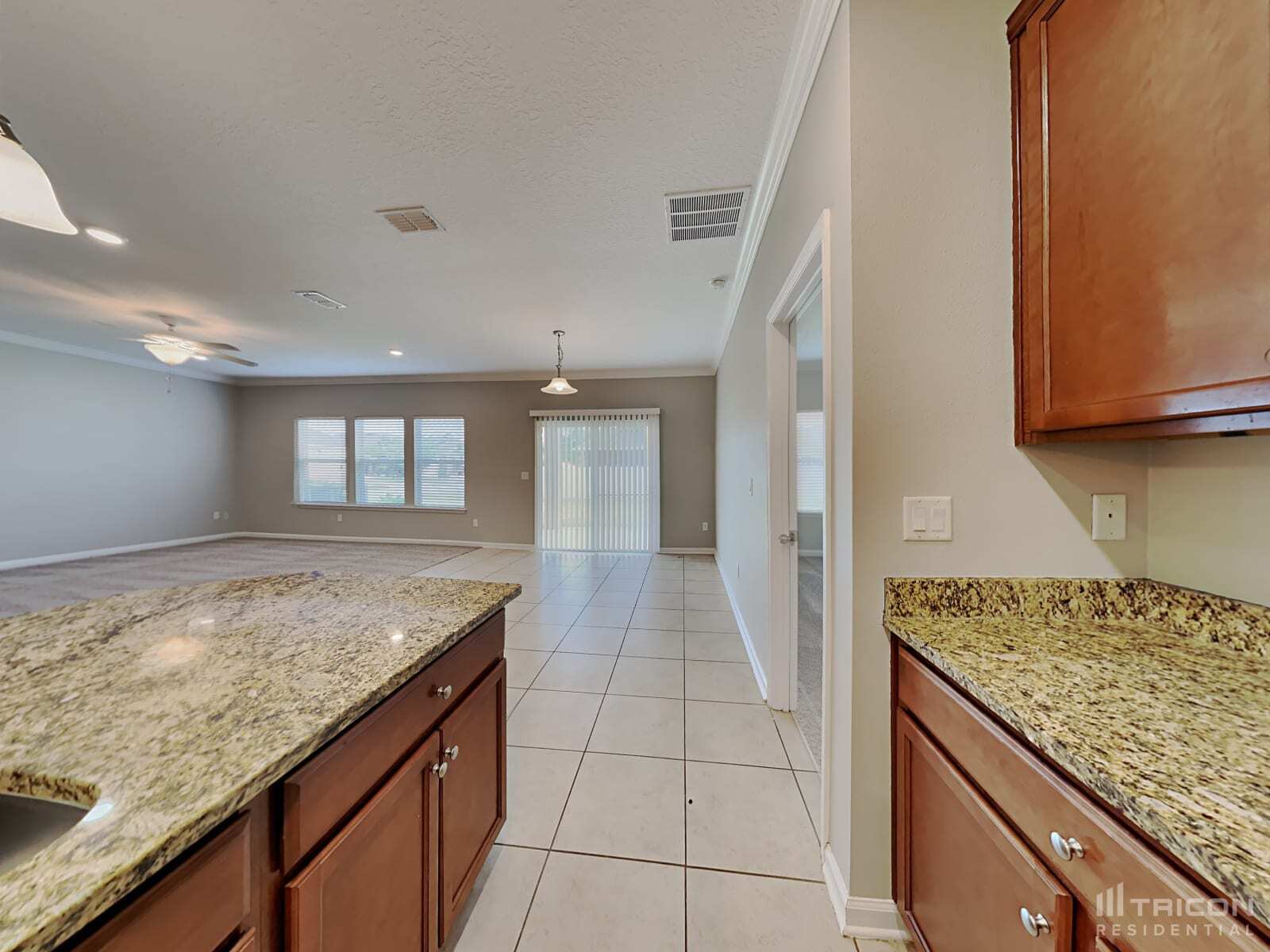 Building Photo - 10149 Dogwood Creek Dr