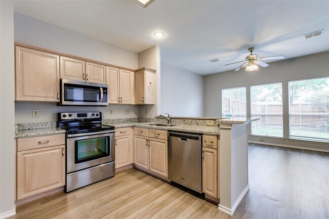 Building Photo - 2719 Cherlin Pl