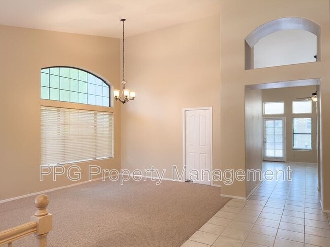 Building Photo - 5517 W Aster Dr