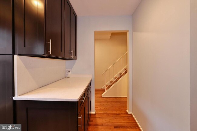 Building Photo - 935 S Rolfe St