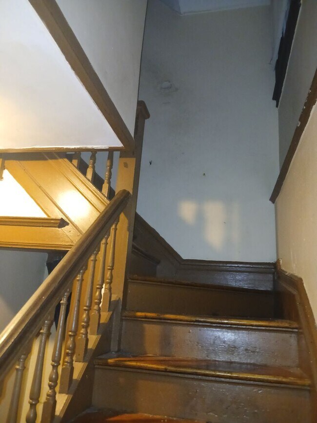 Building Photo - 20-22 Rockland Ter