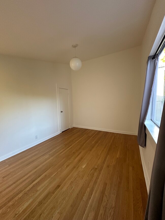 Building Photo - 1367 De Haro St