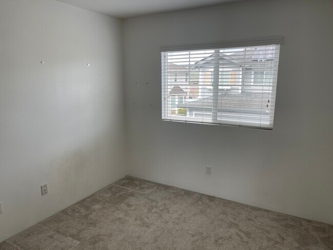 Bedroom 1 (bedroom 2 looks exactly the same as bedroom 1) - 91-1031 Kaipalaoa St