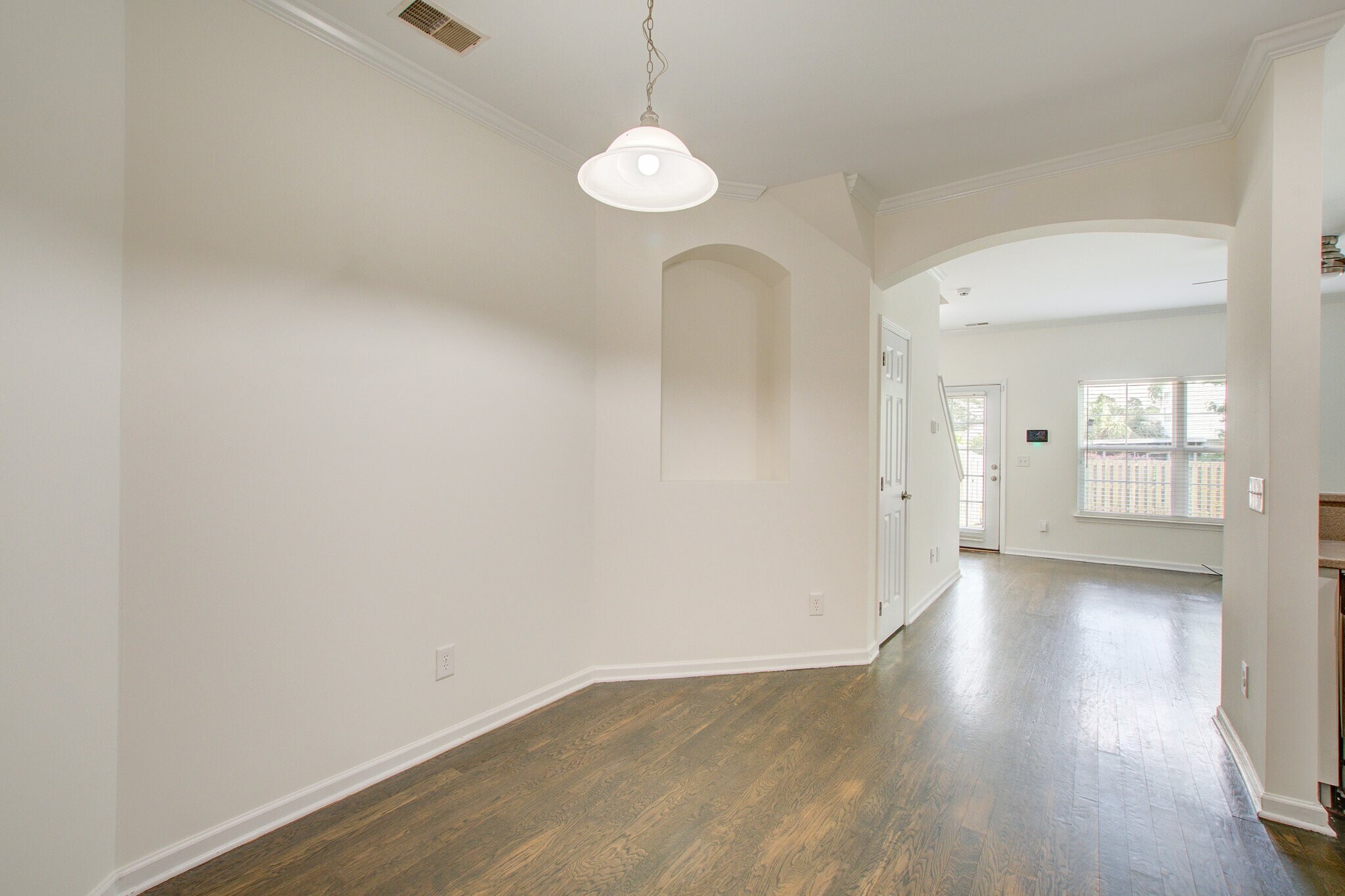 Building Photo - 106 S Lamplighter Ln