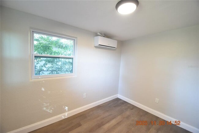 Building Photo - 825 Lincoln Ave