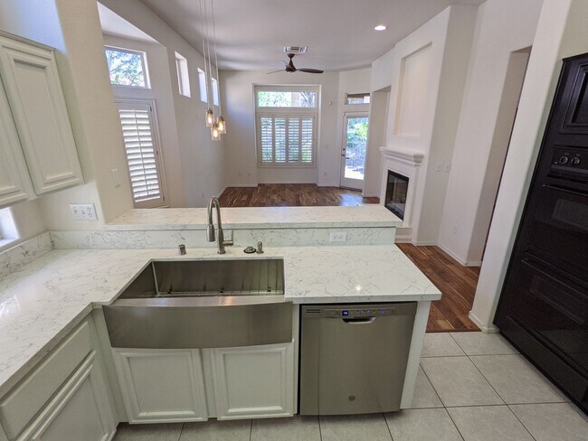 Building Photo - 9361 Fresh Spring Dr