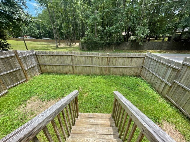 Building Photo - PRE-LEASING FOR JULY 22ND 2026!