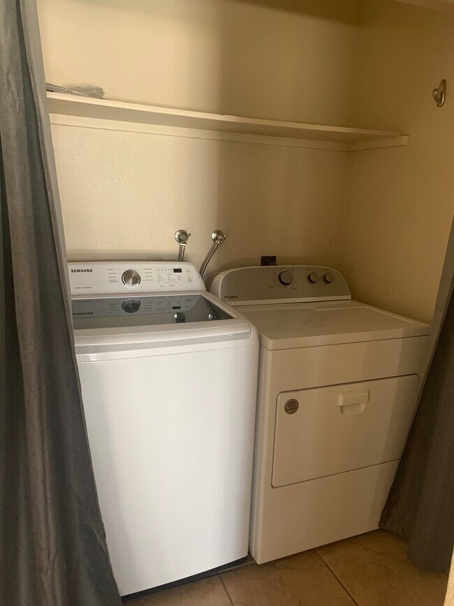 Wash and Dryer - 1308 W 3rd St