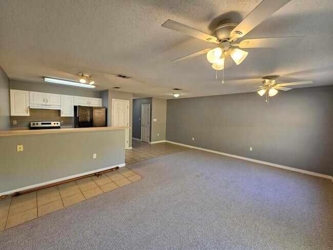 Building Photo - 129 Noblat Dr